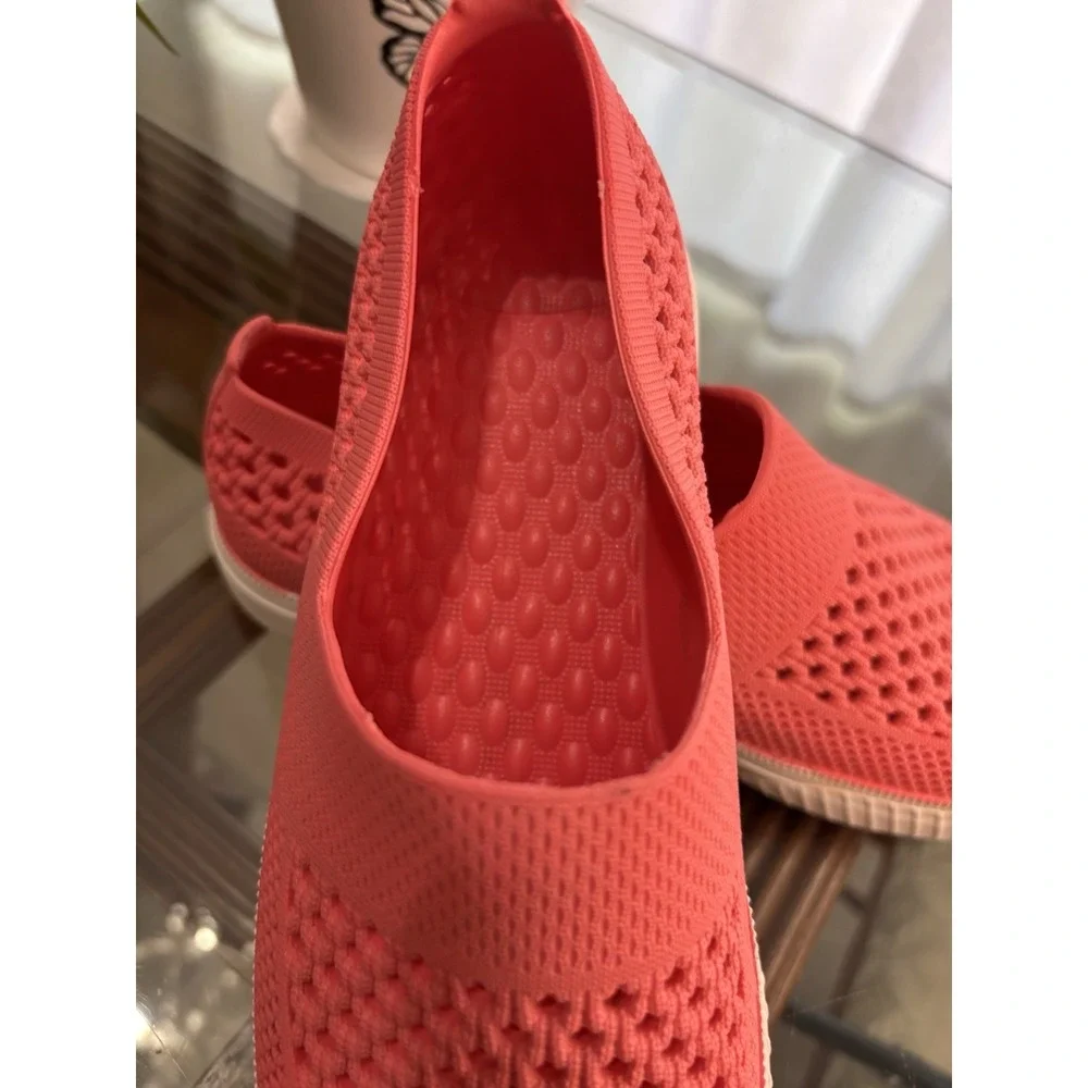 Layer Women's Knit Slip On Sneakers Coral Pink Size 10 Lightweight Shoe